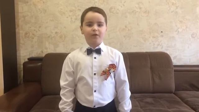 75 слов Победы -Даудов Махди читает стихотворение "День Победы" Н. Томилиной смотреть онлайн