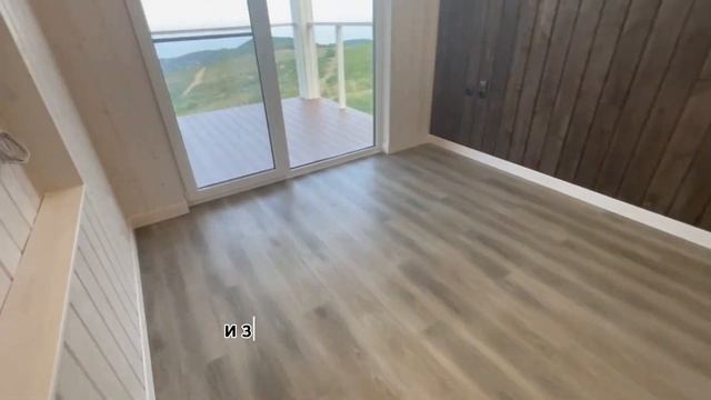 Дом в Крыму на склоне горы с видом на море