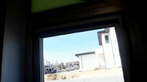 Рулонные жалюзи на входной группе