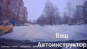 Разворот вне перекрестка лобненский маршрут ГАИ. ( Карельский бульвар, напротив арки)