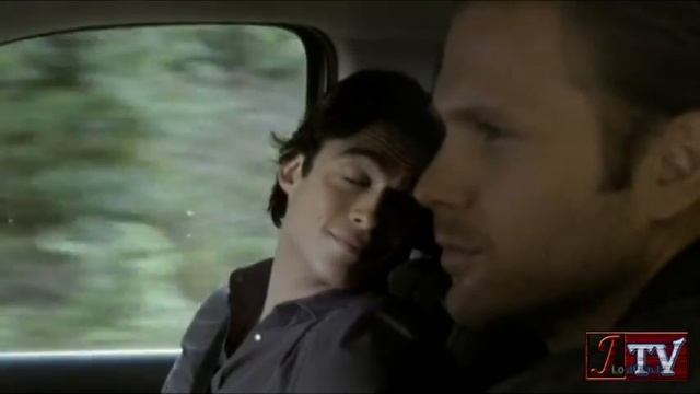 Деймон и Аларик - История настоящей дружбы.mpg смотреть онлайн