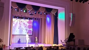 Арсений Рочев и Артур Софилканич с песней "Дарите женщинам цветы"