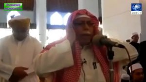 Очень красиво читает Азан  Его голос известен каждому