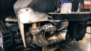 Заслонка на выхлопе v10 Lamborghini Gallardo! Как звучит правильный глушитель.