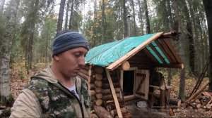 Строительство промысловой избы! Избушка оживает! Первый дымок из трубы!