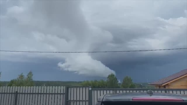 Что происходит ?