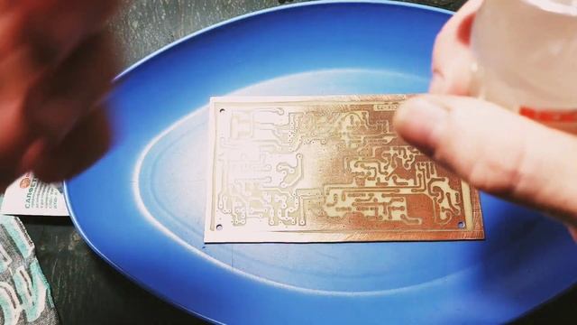 Лужение платы составом REXANT 09-3495 "Жидкое Олово" смотреть онлайн