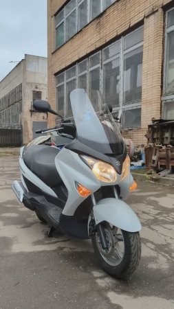 Suzuki Burgaman 200, а едет лучше 250сс