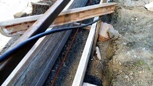 Заканчиваем делать наш красивый забор из профнастила.