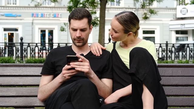 Собрались в ресторан, получается смотреть онлайн