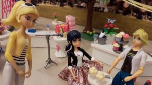 Маринетт, Адриан и Хлоя на дискотеке!