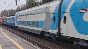 Поезд Аврора (обкатка) и ЭП2К 168, ЭП2К 500 и ЧС6 019 проезжают станцию Радищево 17.11.2024