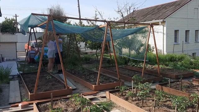 Как сделать затеняющий навес для огурцов. Защищаем огурцы от солнца. смотреть онлайн