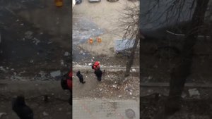 Ребята взорвали пивную кегу))