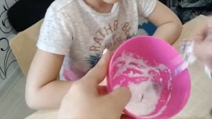 делаем слайм из клея и тетрабората натрия