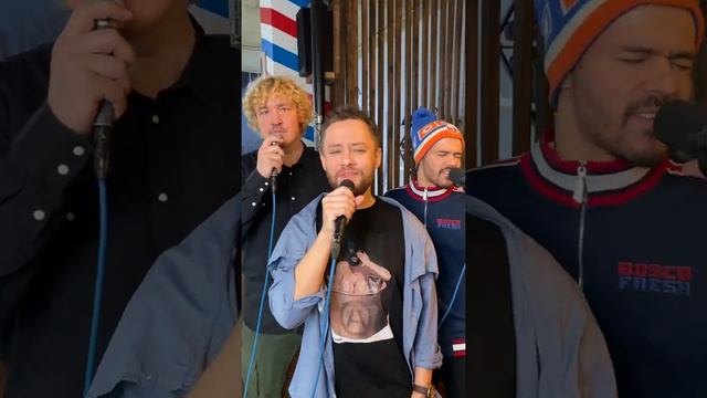 Какие песни от нас больше любите слушать: весёлые или лирические? #jukeboxtrio #dontworry смотреть онлайн