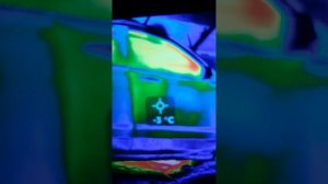 Автомобиль через тепловизор после длительной скоростной поездки.  Honda cr-v 3