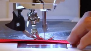 8/21 BERNINA 830 sewing machine video instructions: Dual feed (top and bottom feed)