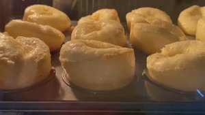 Рецепт быстрых булочек из жидкого теста.