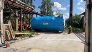 Я, трактор и 23 тонны. Передвигаю и устанавливаю._ Me, a tractor and 23 tons. Moving and installing.