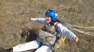 Первый прыжок с парашютом, после приземления.