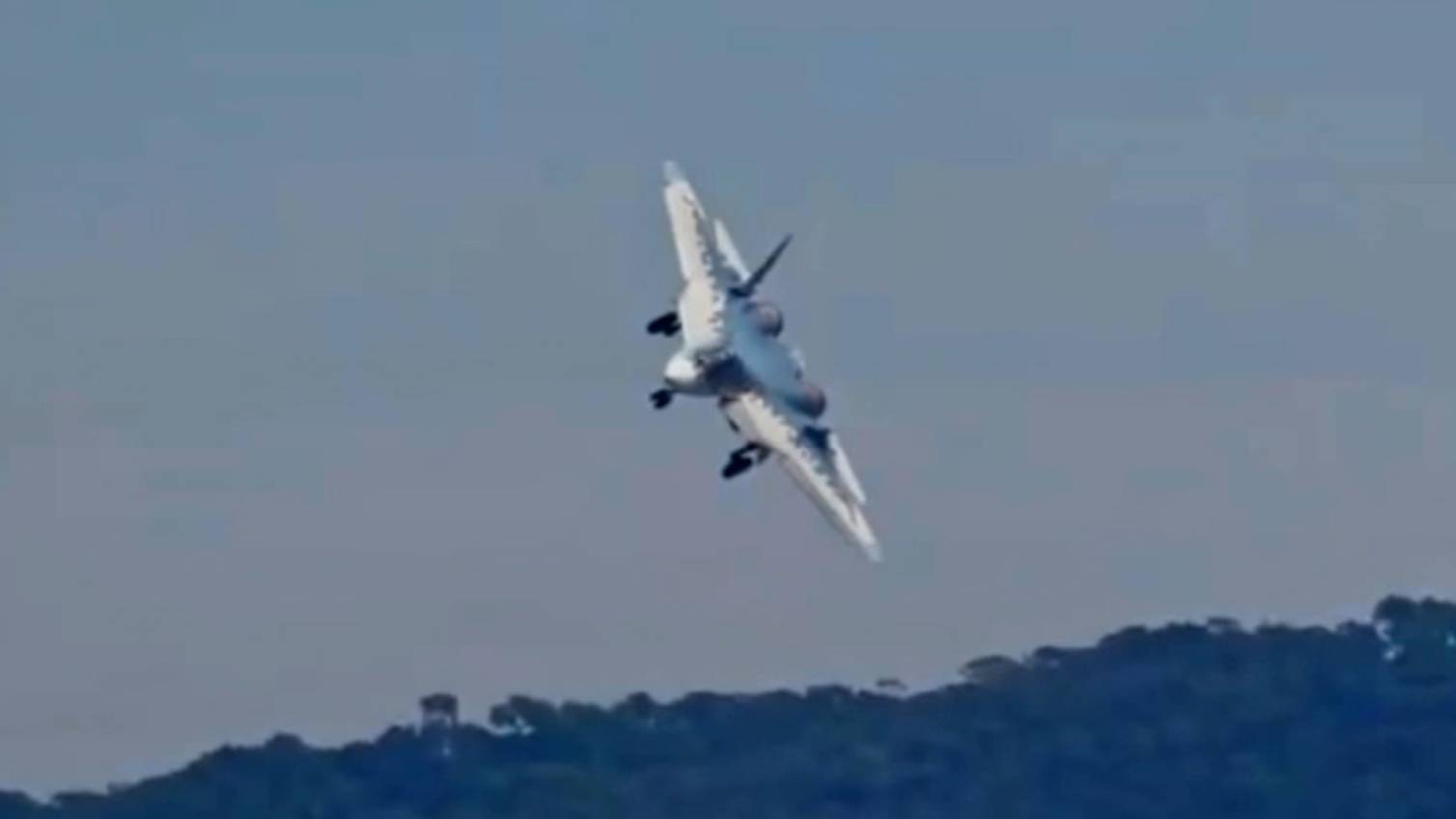 Су-57 в Китае. Крутой заход на посадку