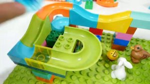 Увлекательная игра «Конструктор» ☆ ВЕСЕЛЫЕ ГОРКИ  ASMR, запуск шариков и динозавры