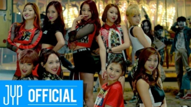 TWICE "Like OOH-AHH" MV