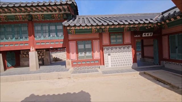 Что посмотреть в Сеуле? Достопримечательности Южная Корея. Площадь и  дворец Кванхамун.