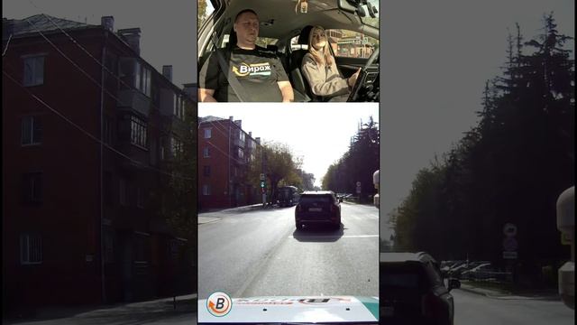 Урок вождения по городу: учимся соблюдать скоростной режим  #shorts #вождение