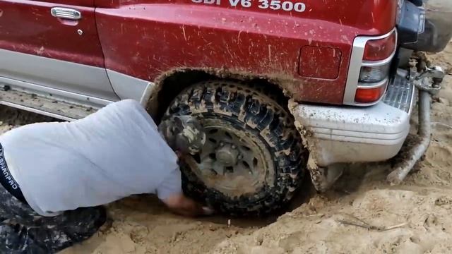 Реально Арабский метод вытаскивания авто. Мешком с песком) смотреть онлайн