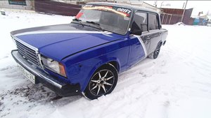 Бюджетная покраска ВАЗ 2107 в два цвета.