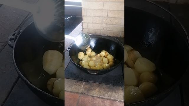 Картошка с луком в казане
