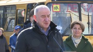 Рашид Темрезов и Сергей Кравцов передали новые автобусы школам Карачаево-Черкесии