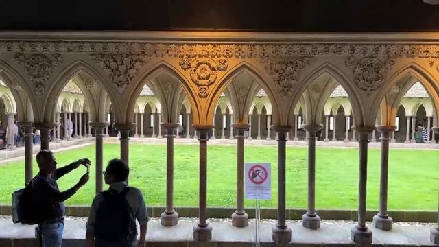 Алиса на острове Сент-Мишель Франция 2023 (субтитры) смотреть онлайн