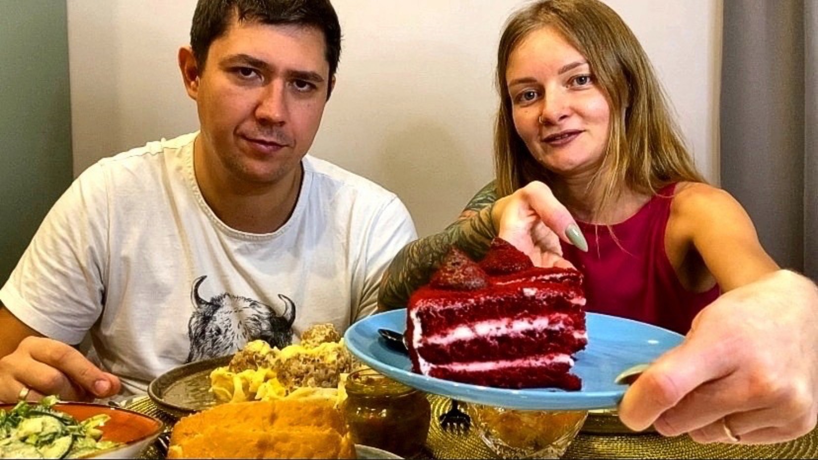 МУКБАНГ😍Нежные ГНЕЗДА С ФАРШЕМ, салат, торт КРАСНЫЙ БАРХАТ🤤Вспомнили маму и наше детство🥹