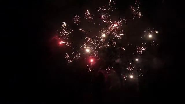 Салют - Favorite Pyro Group - FP-B320 - КАСКАД - 1,2" дюйма (30 мм.) калибр - 36 залпов