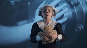 Лазарева Алена Девочка и мишка