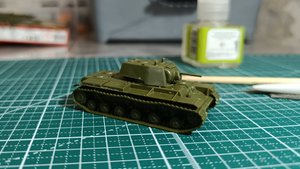 Сборка модели КВ-1 от Звезды в масштабе 1/100