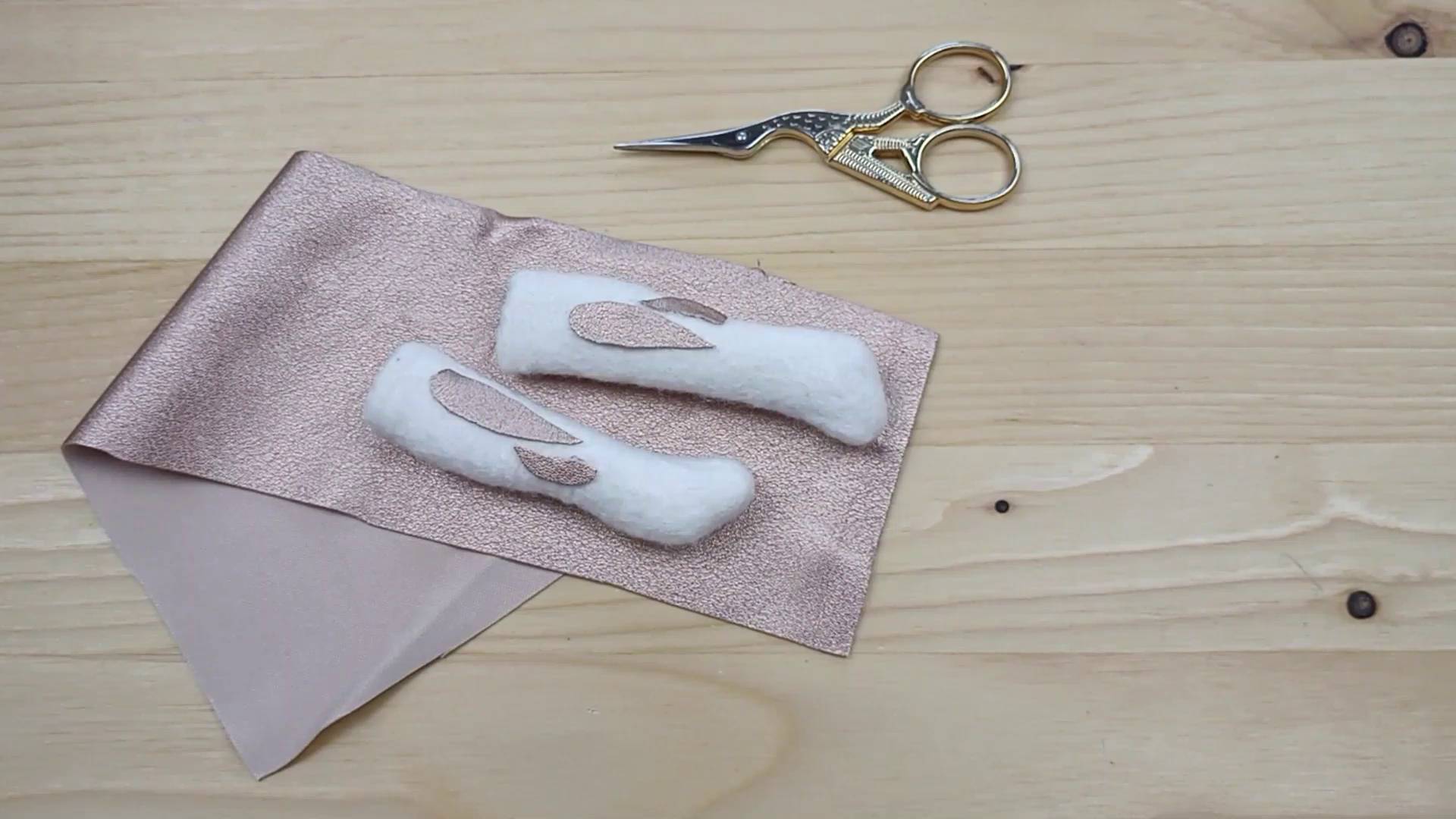Как свалять валенки для куклы из шерсти. Мокрое валяние