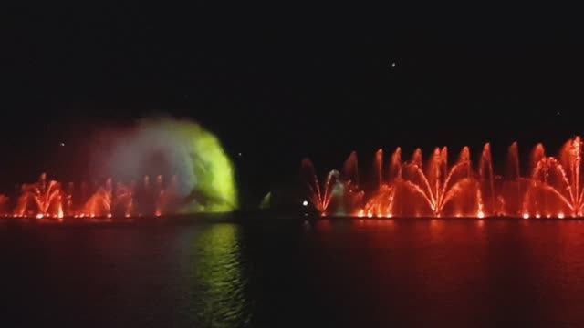 Полное шоу поющие фонтаны Абрау Дюрсо 2024 в 4К смотреть онлайн