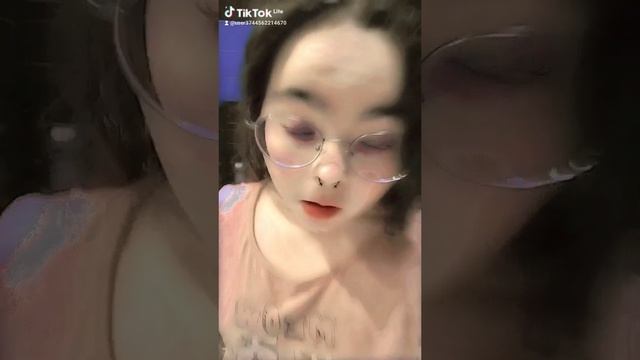 эля с пирсингом..? смотреть онлайн