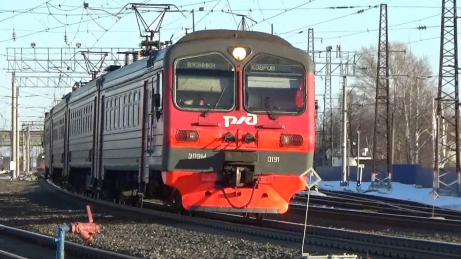 Пригородный ЭД9М-0191 "Вязники-Ковров" и ВЛ80с-1036/1034