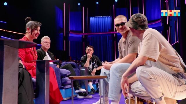 Команда «Ну нормально» приехала на Лигу городов с охранником