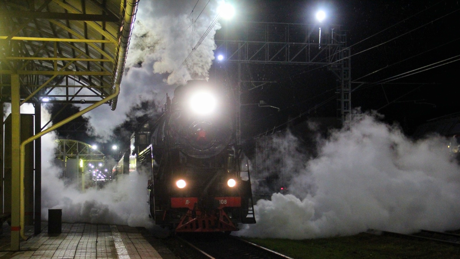 Л - 3108 выполняет манёвры на станциях. смотреть онлайн