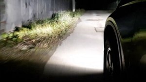 Звук автомобильных шипов.