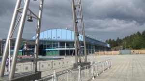 Карильон - музыкальный перезвон, разносящийся далеко по окрестности.