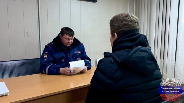 В Красноярске начинающий водитель вёз на «плюшке» пассажира, запускающего фейерверки