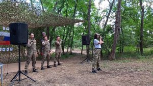 Екатерина Соколуха и Ансамбль ЦВО - «На передовой»