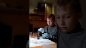 Делаем химическую бомбу.